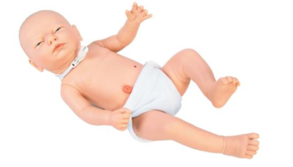 Model noworodka chłopca do pielęgnacji